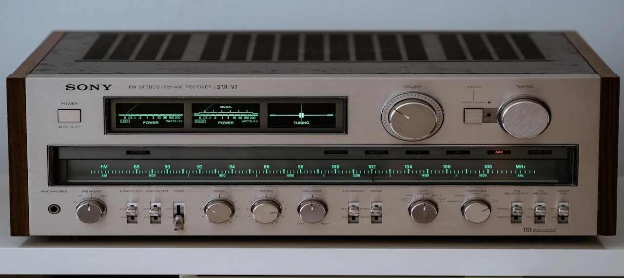 1979 Sony STR-V7 AM/FM Stereo Receiver