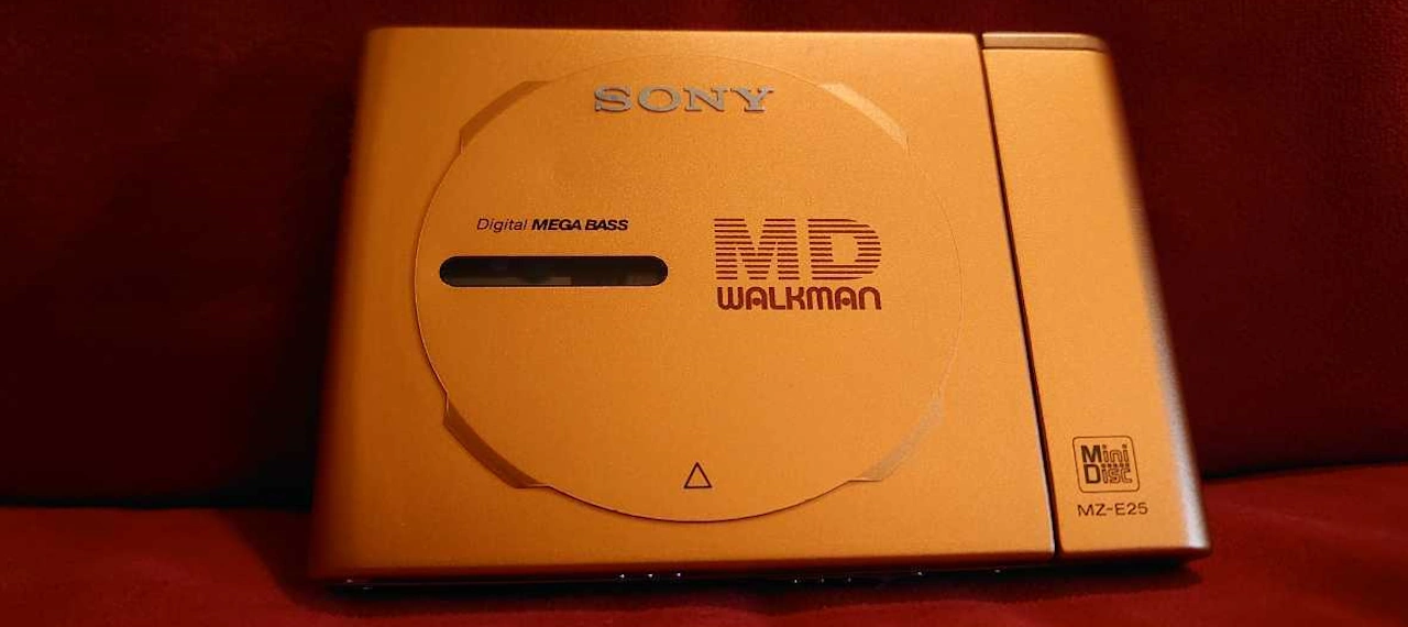1997 Sony MiniDisc Walkman MZ-E25